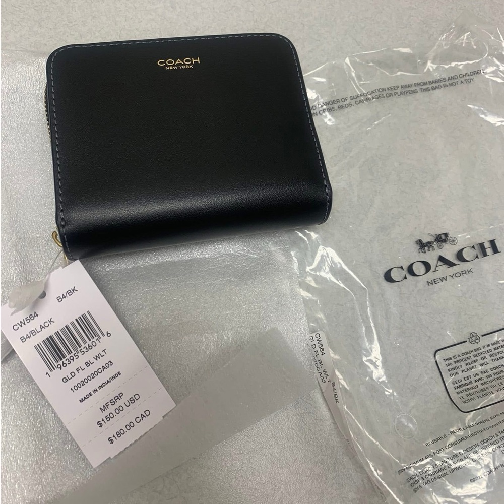 BNWT COACH New York Billfold Wallet ♥️  FIRM - Picture 2 of 11